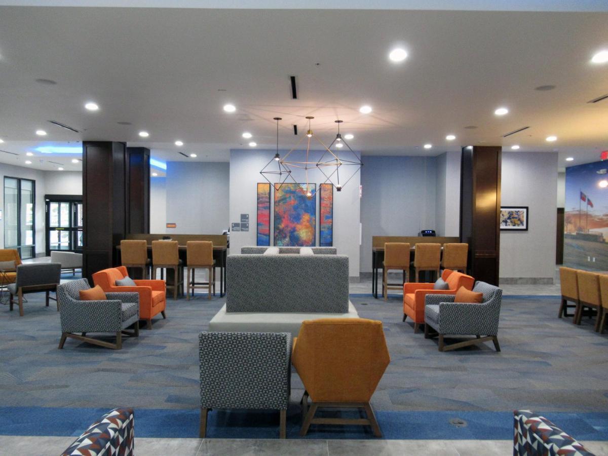 La Quinta Inn & Suites By Wyndham Dallas - Frisco Stadium 外观 照片