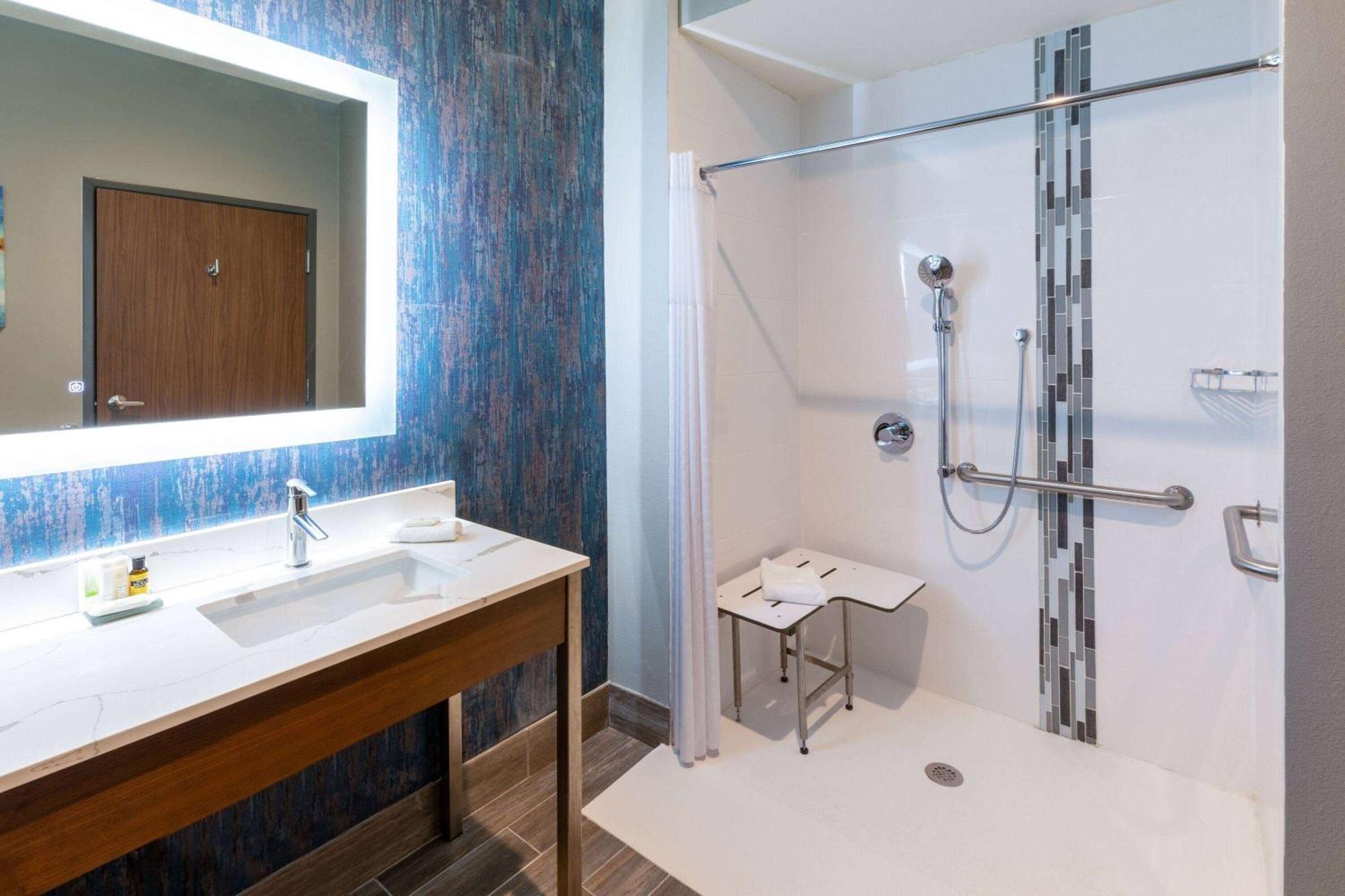 La Quinta Inn & Suites By Wyndham Dallas - Frisco Stadium 外观 照片